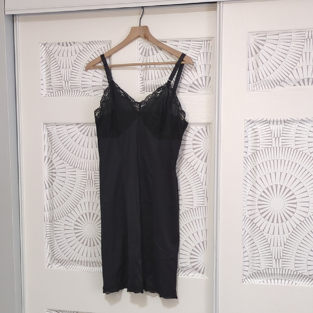 Vintage Black Knee Length Slip Size 38
